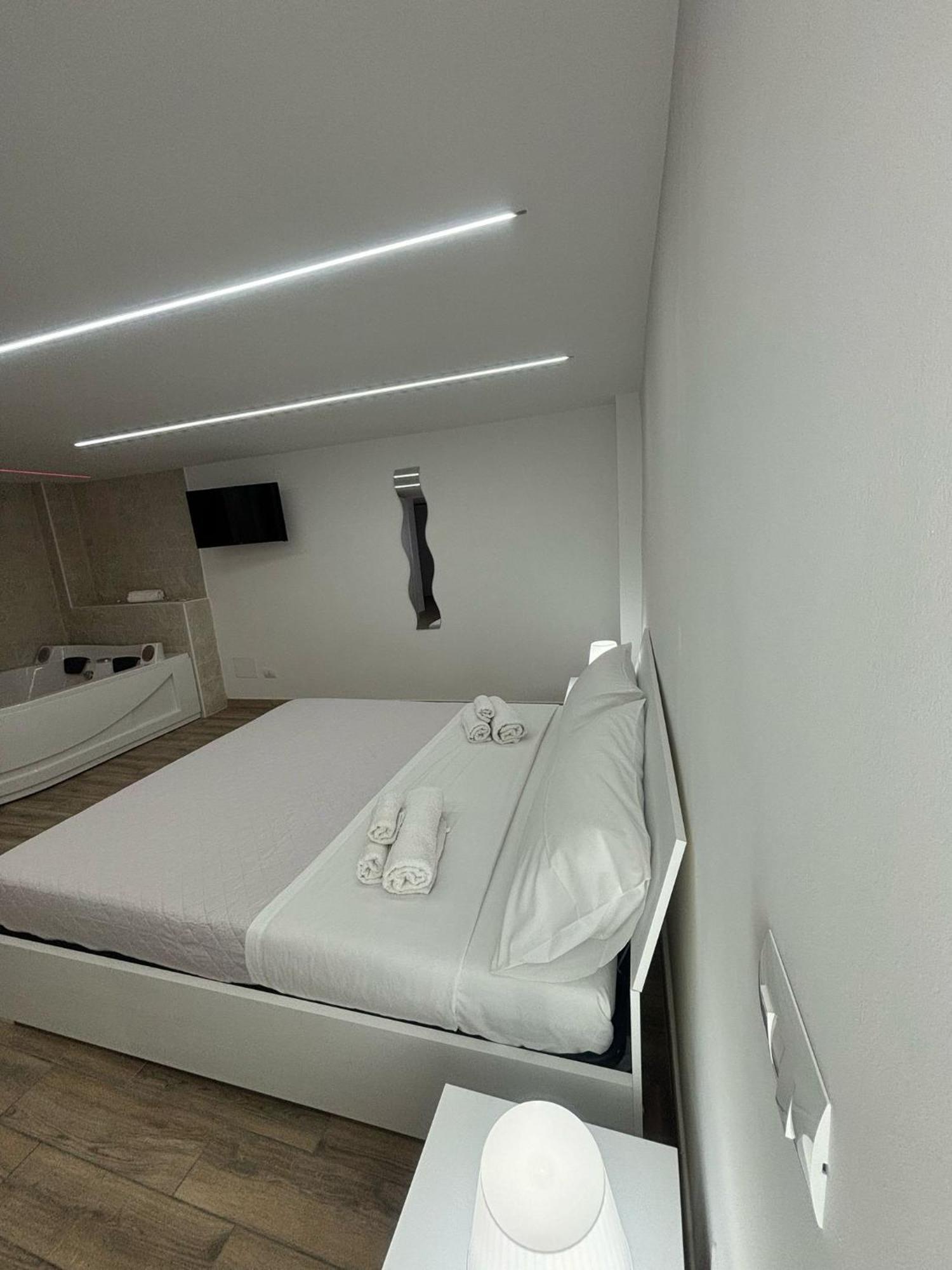 Carmen'S House Bed & Breakfast Nettuno Bagian luar foto
